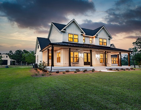 A_look_ at_the_front_of_a_Reeves_Custom_Homes_build_.jpg